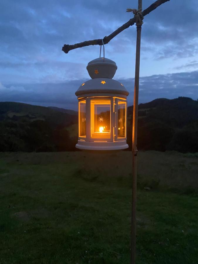 Отель Black Mountains Glamping Абергавенни Экстерьер фото